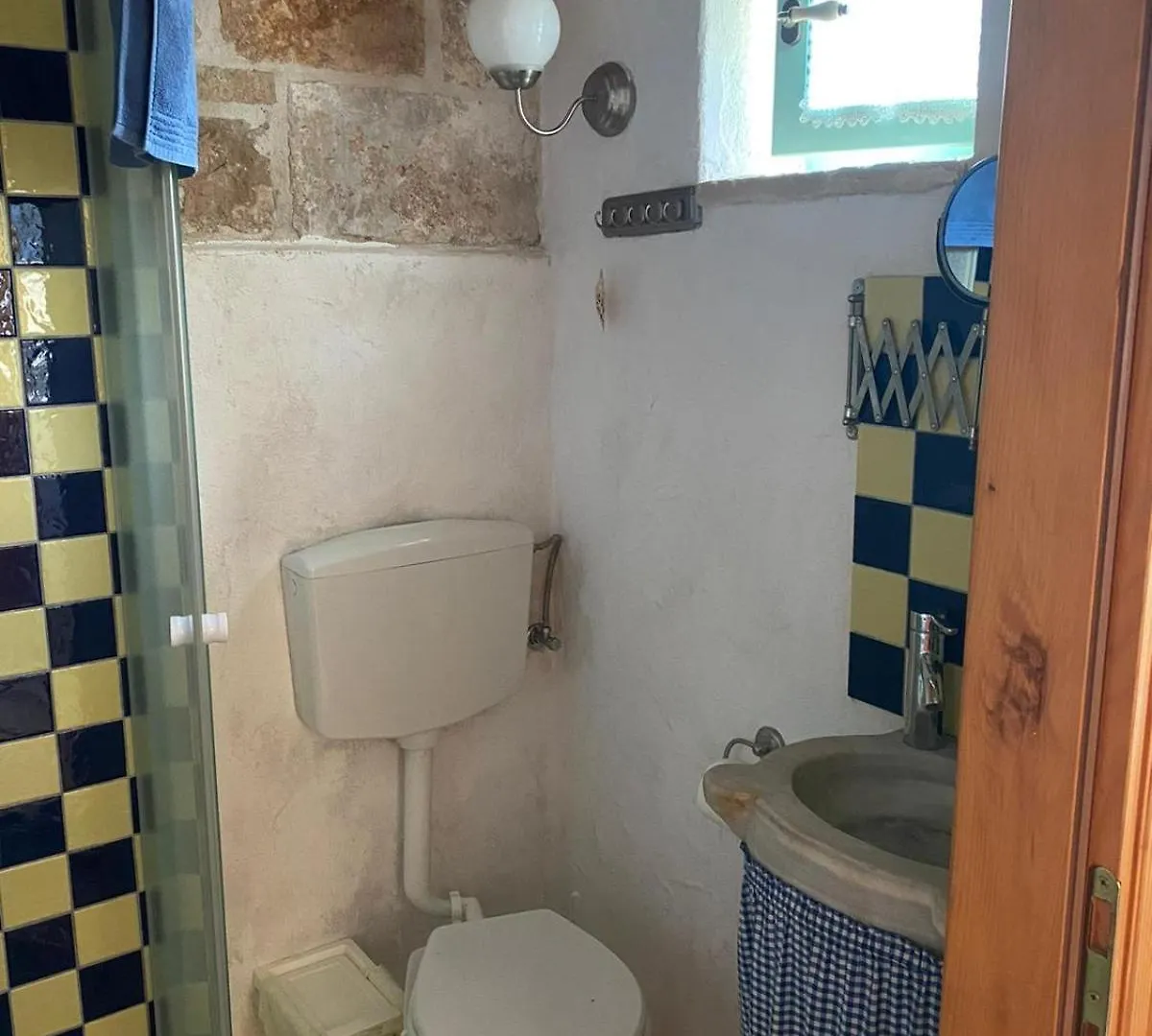 Domos Selene Casa Delle Farfalle Tinjan Holiday home